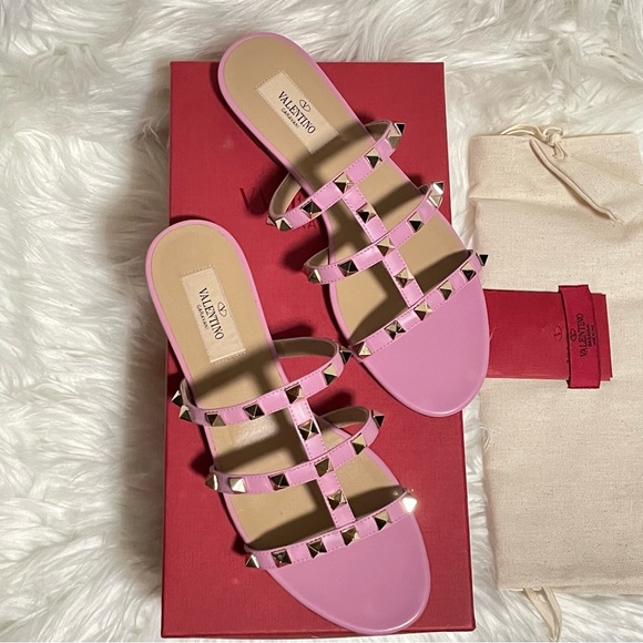 VALENTINO GARAVANI
Rockstud Caged Leather Flat Sandals Pink - Picture 2 of 11